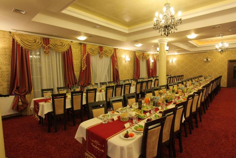 Hotel Andersen Rzeszow Ngoại thất bức ảnh